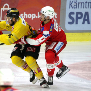 Lukas Haudum (KAC) gegen Nikolaus Hartl (VIC) Lukas Haudum (KAC) gegen Nikolaus Hartl (VIC)