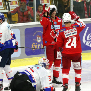 Nick Petersen (KAC) und Steven Strong (KAC) jubeln