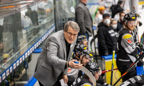 Head Coach Kai Suikkanen (DEC)