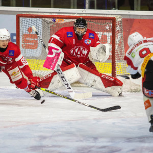 Goalie Val Usnik (KFT) verbuchte sein erstes AHL-Shutout Goalie Val Usnik (KFT) verbuchte sein erstes AHL-Shutout