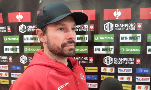 Thomas Koch vor der Abreise zum CHL-Spiel in der Ukraine