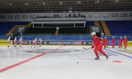 Morning Skate der Rotjacken im Palaz Sportu