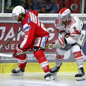 Daniel Obersteiner (KAC) von Marc-Olivier Roy (IBC) verfolgt Daniel Obersteiner (KAC) von Marc-Olivier Roy (IBC) verfolgt von