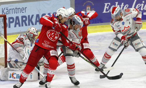 Matt Fraser (KAC) im Zweikampf vor dem Bratislava-Tor