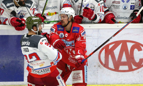 Luca Frigo (HCB) gegen Nick Petersen (KAC) im Rahmen der Finalserie 2021