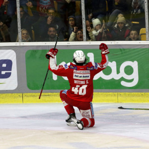 Samuel Witting (KAC) erzielte sein erstes Ligator der Saison Samuel Witting (KAC) erzielte sein erstes Ligator der Saison