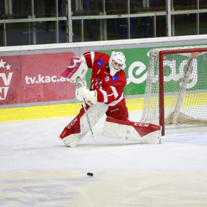 Goalie Val Usnik (KFT) fuhr seinen bereits vierten Saisonsieg ein