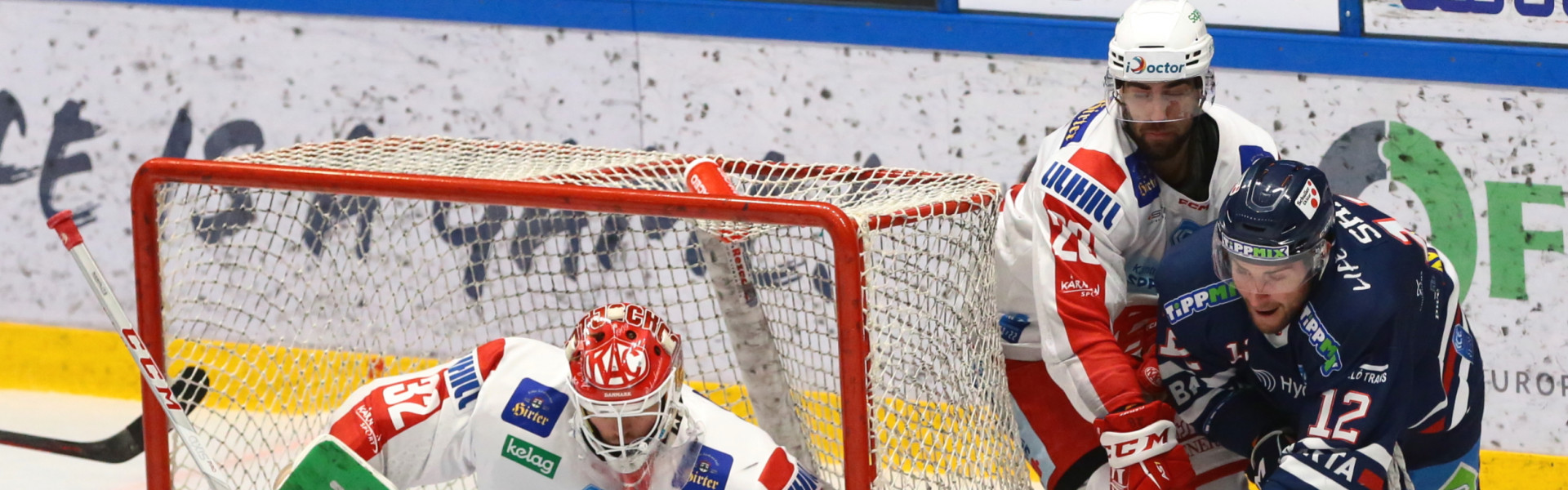 Sebastian Dahm (KAC), Martin Schumnig (KAC) und Brady Shaw (AVS)