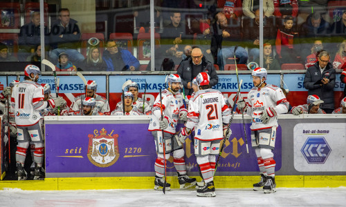 Die Bratislava Capitals entschieden das erste Saisonduell mit dem EC-KAC im Shootout für sich.