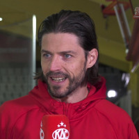 Der Development Coach des EC-KAC, Christoph Brandner, ist in Episode 07 als Experte im Studio von #Rotjacken-TV zu Gast Der Development Coach des EC-KAC, Christoph Brandner, ist in Episode 07 als Experte im Studio von #Rotjacken-TV zu Gast