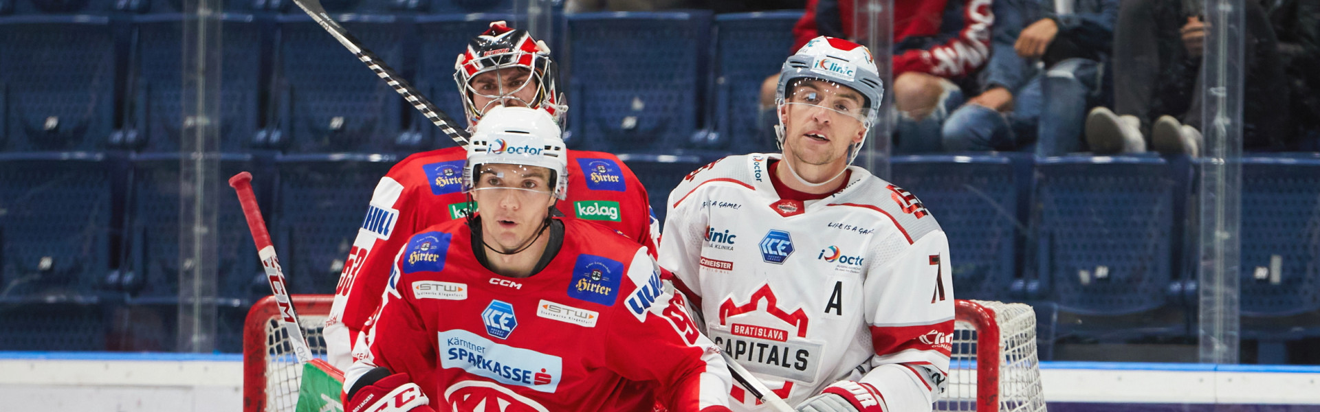 Jakob Holzer (KAC), Clemens Unterweger (KAC) und Jamie Arniel (IBC)