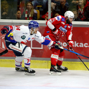 Rok Tičar (KAC) leistete die Vorlage zum einzigen Rotjacken-Treffer des Abends Rok Tičar (KAC) leistete die Vorlage zum einzigen Rotjacken-Treffer des Abends