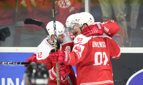 Rok Tičar, Lukas Haudum und Clemens Unterweger gehen mit den Rotjacken als Außenseiter ins CHL-Achtelfinale