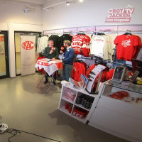 Gedreht wurde Episode 12 von #Rotjacken-TV - Das Magazin im KAC-Fanstore in der Stadthalle