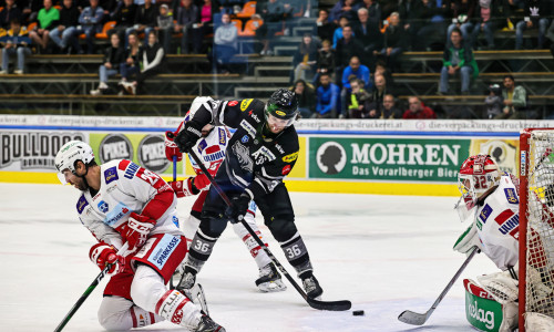 Beim ersten Auftritt in Dornbirn in der laufenden Saison mussten sich die Rotjacken im Penaltyschießen geschlagen geben