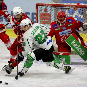 ICE-Topscorer Guillaume Leclerc wurde von den Rotjacken diesmal gut unter Kontrolle gehalten ICE-Topscorer Guillaume Leclerc wurde von den Rotjacken diesmal gut unter Kontrolle gehalten