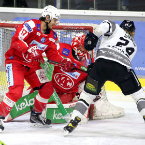 Goalie Sebastian Dahm bestritt sein letztes Spiel für die Rotjacken vor der Abreise zu den Olympischen Winterspielen Goalie Sebastian Dahm bestritt sein letztes Spiel für die Rotjacken vor der Abreise zu den Olympischen Winterspielen