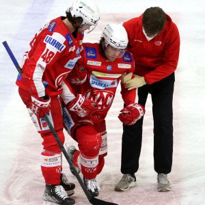 Niklas Würschl schied in Minute 51 nach bis dahin starker Leistung (ein Tor, zwei Assists) verletzt aus