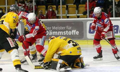 Die Rotjacken gaben im Heimspiel gegen den HC Pustertal eine Zwei-Tore-Führung aus der Hand