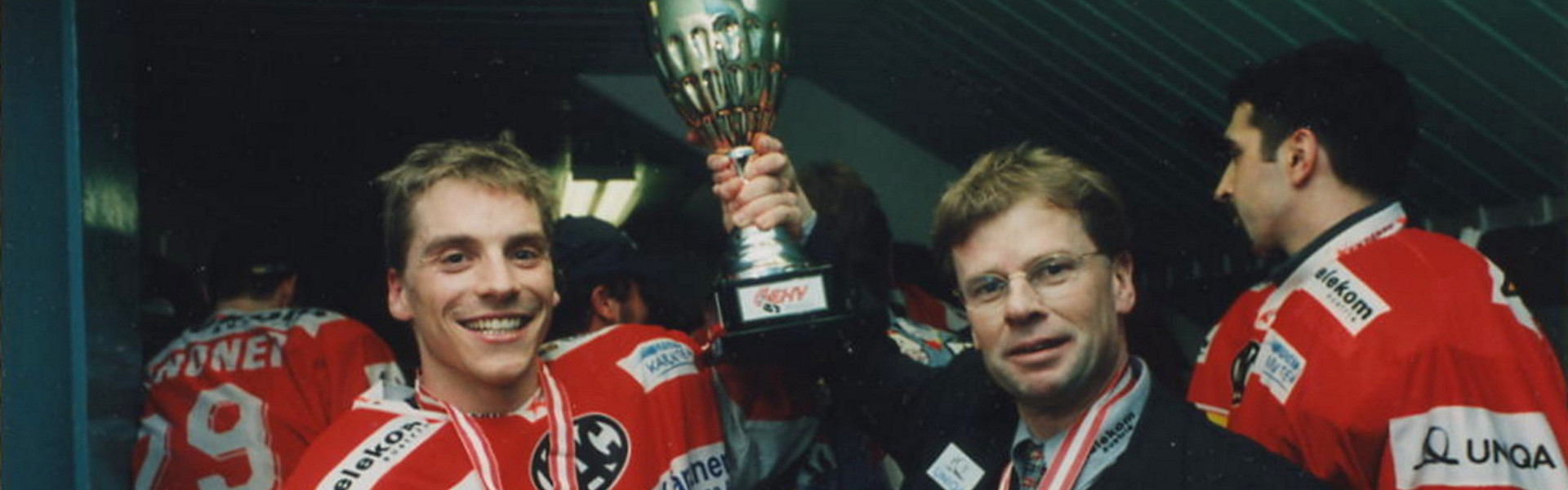 Dieter Kalt und Head Coach Lars Bergström durften sich 1999/2000 über den IEL- und den österreichischen Meistertitel freuen