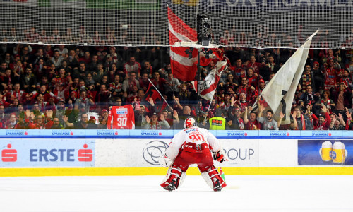 Traditionell wird der EC-KAC von hunderten Anhängerinnen und Anhängern zu seinen Auswärtsspielen in Graz begleitet