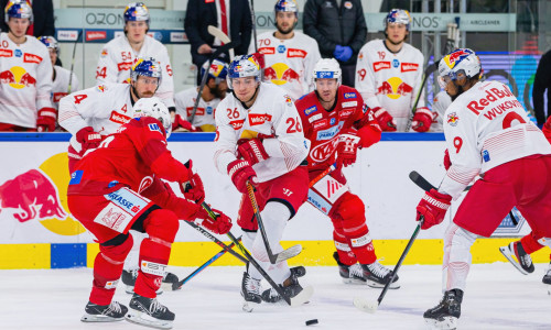 Mit ihrer bislang besten Saisonleistung siegten die Rotjacken am Sonntagabend beim ICE-Tabellenführer in Salzburg