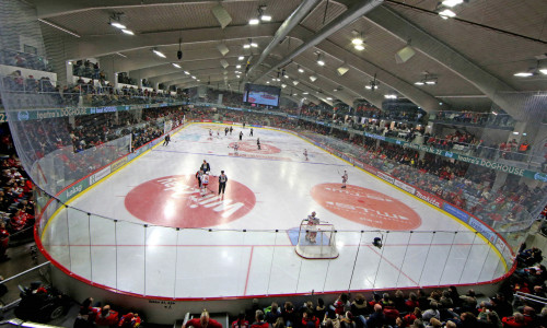 Die neue Heidi Horten-Arena bot einen famosen Rahmen für die Saison-Heimpremiere der Rotjacken