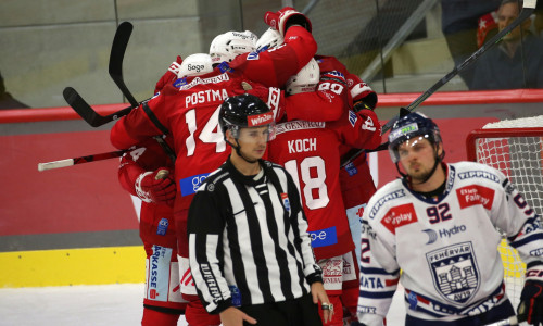 Die Rotjacken erarbeiteten sich gegen Vizemeister Fehérvár AV19 nach 0:2-Rückstand noch einen 3:2-Sieg nach Verlängerung