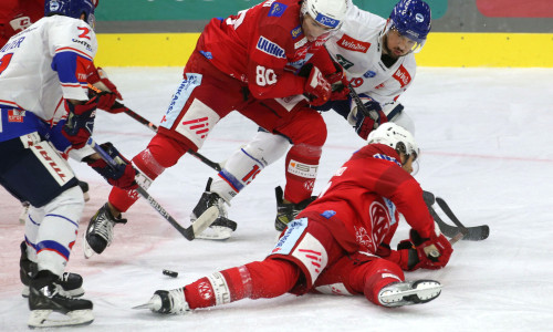 Die Rotjacken landeten im Heimspiel gegen den HC Innsbruck lediglich einen Bauchfleck