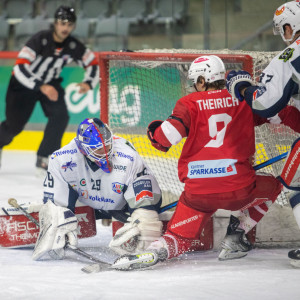 Maximilian Theirich, der am Dienstag im "Hinspiel" den einzigen KAC-Treffer erzielt hatte, ging diesmal leer aus Maximilian Theirich, der am Dienstag im "Hinspiel" den einzigen KAC-Treffer erzielt hatte, ging diesmal leer aus