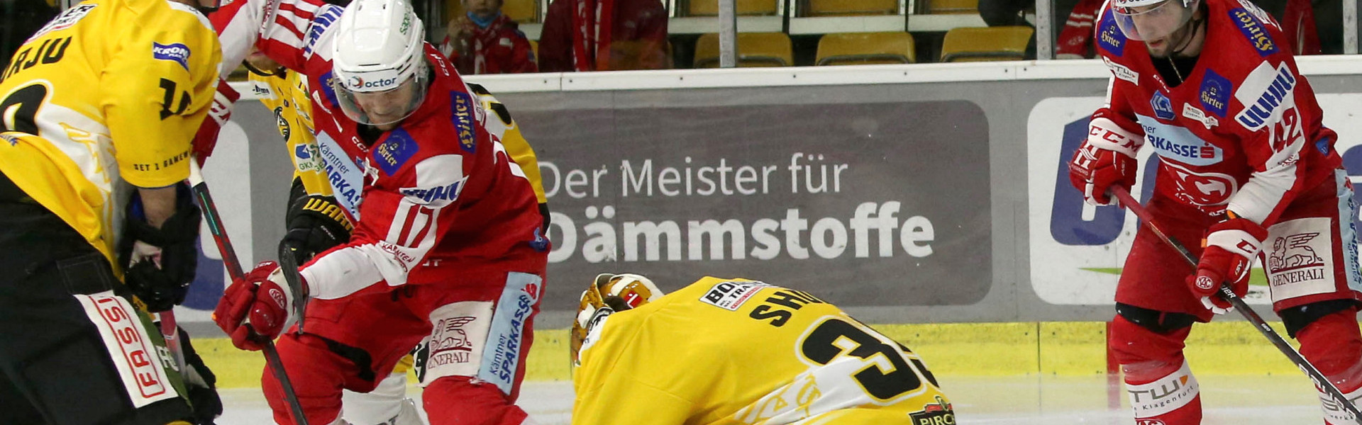 Die Rotjacken mussten sich in der vergangenen Saison dem HC Pustertal Wölfe und Goalie Tomas Sholl in drei von vier Begegnungen geschlagen geben