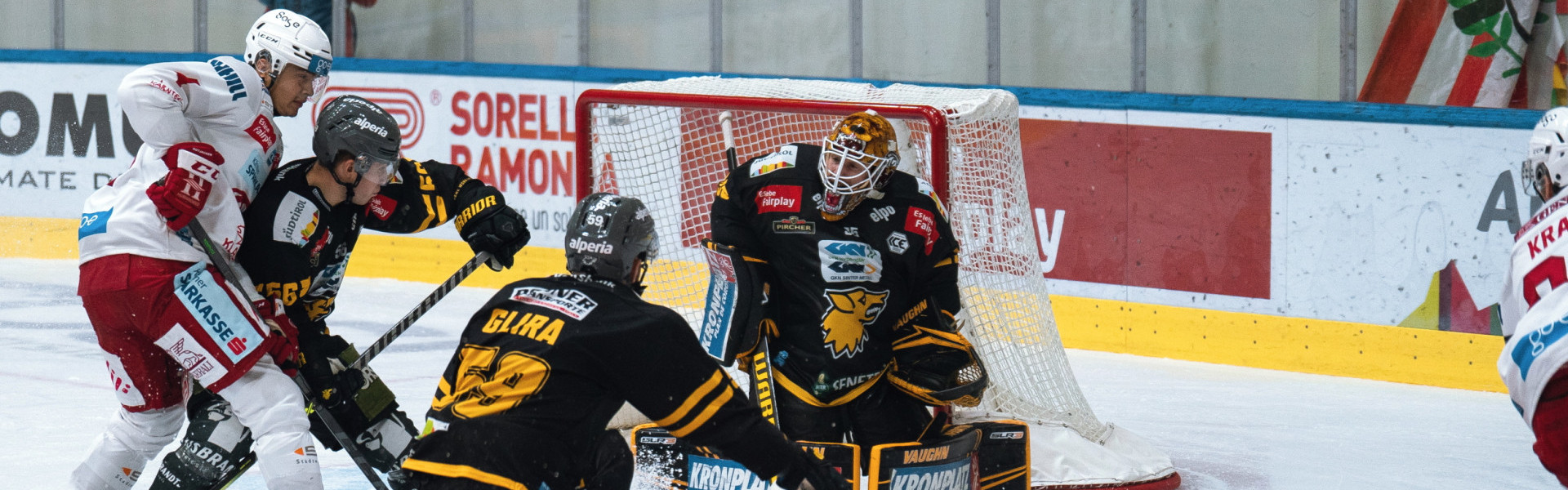 Pustertal-Goalie Tomas Sholl agierte einmal mehr in einem Duell mit den Rotjacken überragend