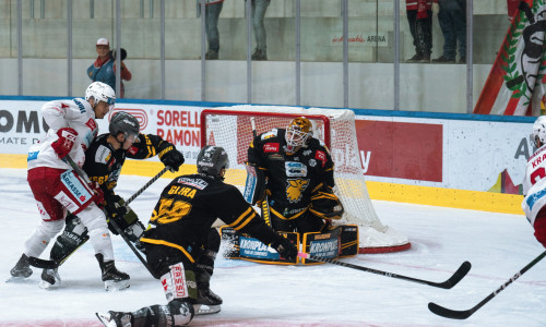 Pustertal-Goalie Tomas Sholl agierte einmal mehr in einem Duell mit den Rotjacken überragend