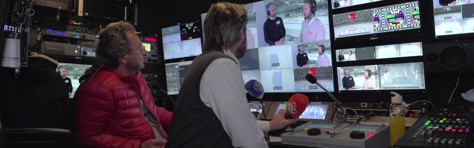 Der Blick in den Übertragungswagen der Bewegtbildproduktion von KAC-Heimspielen
