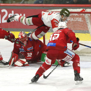Sebastian Dahm hielt seine Mannschaft mit starken Paraden bis zum Ende in der Partie Sebastian Dahm hielt seine Mannschaft mit starken Paraden bis zum Ende in der Partie