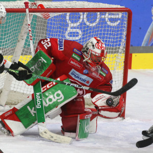 Sebastian Dahm war einmal mehr ein Fels in der Brandung und ließ nur einen Gegentreffer zu Sebastian Dahm war einmal mehr ein Fels in der Brandung und ließ nur einen Gegentreffer zu