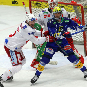 KAC-Stürmer Nick Petersen war wie so oft in einem Kärntner Derby einer der auffälligsten Spieler am Eis