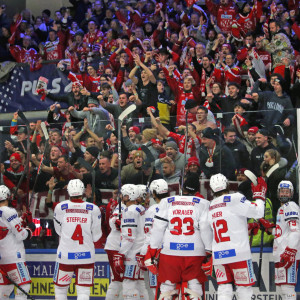 Einmal mehr konnten die KAC-Fans ihre Mannschaft nach einem Spiel gegen Villach bejubeln