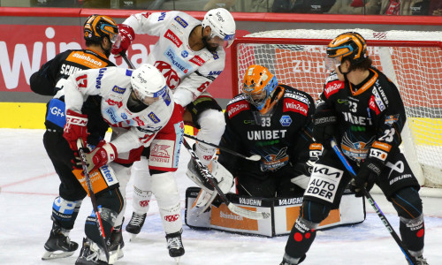 Im ersten Saisonspiel in der Heidi Horten-Arena setzten sich die Black Wings Linz gegen den EC-KAC mit 5:3 durch