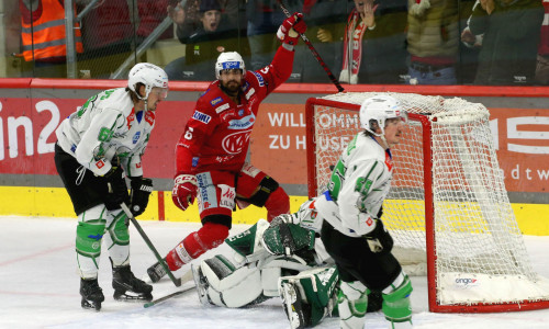 Lucas Lessio vollendete fünf Sekunden vor dem Ende der Verlängerung ein Solo zum Siegestreffer für den EC-KAC