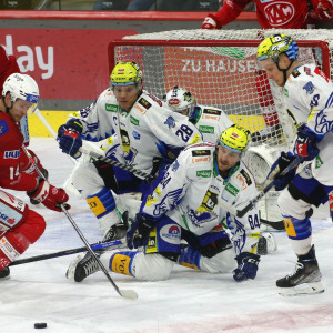 Die große Chance auf den späten Ausgleich: Paul Postma wischte bei "Sechs-gegen-Vier" über den Puck Die große Chance auf den späten Ausgleich: Paul Postma wischte bei "Sechs-gegen-Vier" über den Puck