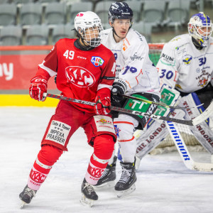 Der in den vergangenen Wochen bereits positiv auffällige Oliver Lam war erneut einer der Aktivposten in der KAC-Offensive