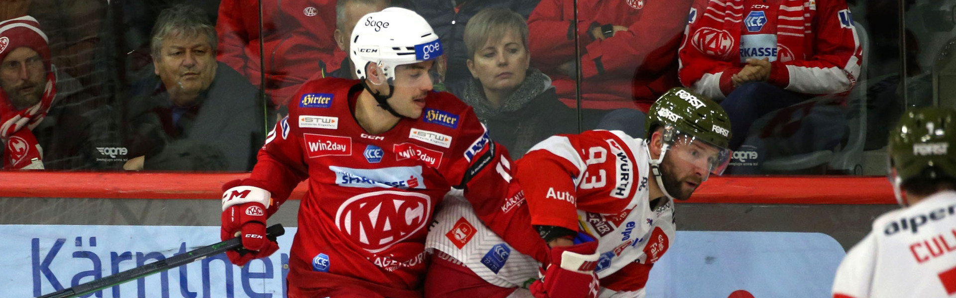 Lukas Haudum, der sich im letzten Heimspiel gegen den HCB Südtirol schwer verletzt hatte und zwölf Wochen ausfiel, kehrt gegen den Tabellenführer in das KAC-Lineup zurück