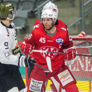 Routinier Andrej Tavželj verlieh der Abwehr der jungen Rotjacken einmal mehr Stabilität Routinier Andrej Tavželj verlieh der Abwehr der jungen Rotjacken einmal mehr Stabilität