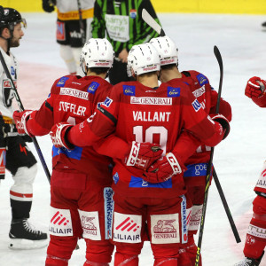 Schon in der fünften Spielminute konnten die Rotjacken über das Game Winning Goal, erzielt von Thomas Vallant, jubeln.