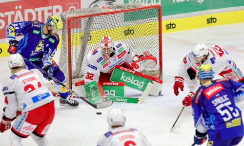 Goalie Sebastian Dahm verbuchte in seinem 25. Playoff-Spiel für den EC-KAC den 18. Sieg