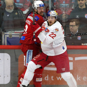 Nick Petersen gelang am Sonntagabend sein lange ersehnter erster Treffer nach seiner Verletzungspause Nick Petersen gelang am Sonntagabend sein lange ersehnter erster Treffer nach seiner Verletzungspause