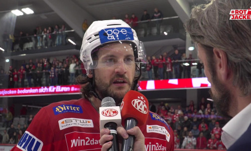 Manuel Ganahl im Post Game-Interview nach Halbfinalspiel zwei direkt am Eis der Heidi Horten-Arena