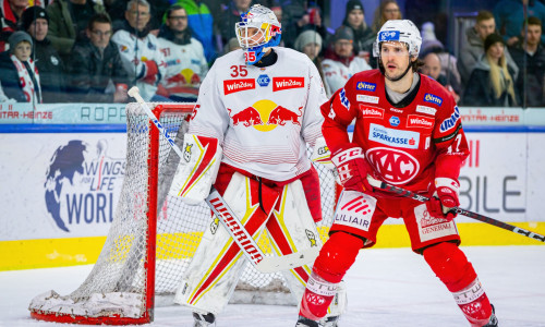 Manuel Ganahl und die Rotjacken fordern den EC Salzburg am Dienstag im dritten Halbfinalspiel wieder auswärts