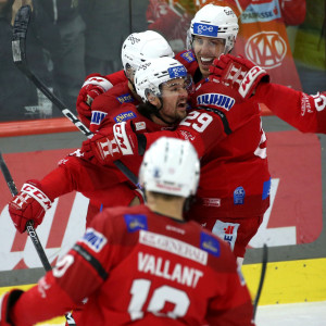 Samuel Witting brachte die Rotjacken im ersten Abschnitt in Führung Samuel Witting brachte die Rotjacken im ersten Abschnitt in Führung